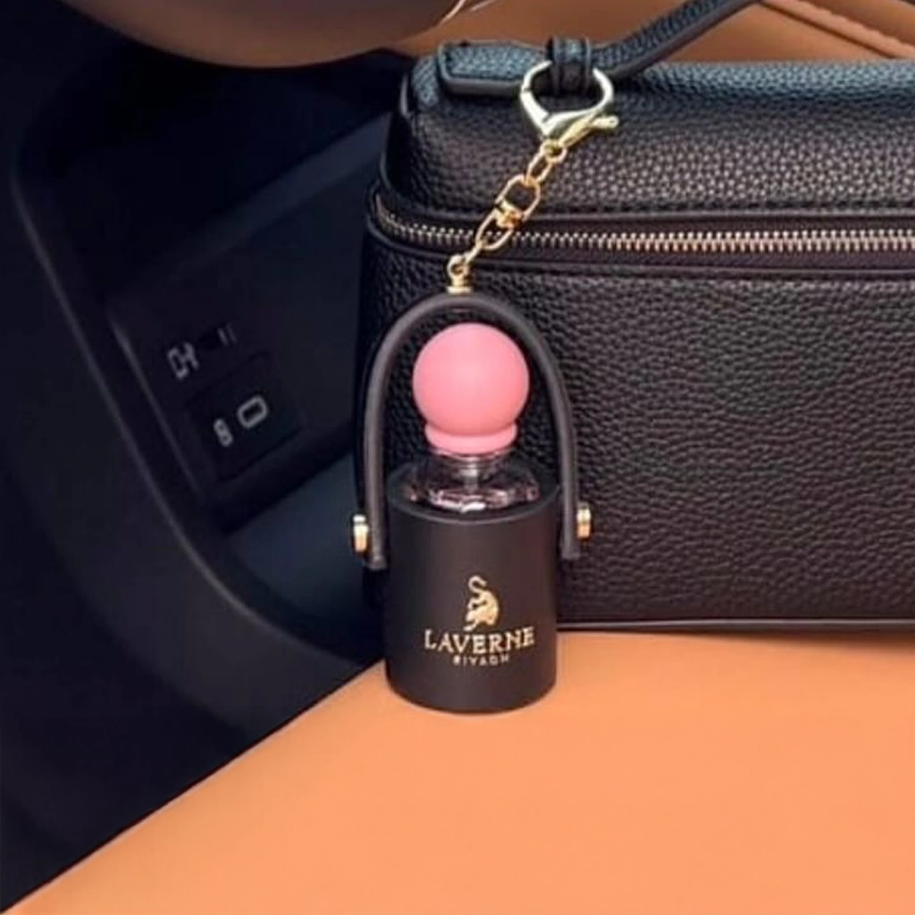 مس لافيرن لحقيبتك – عطر مصغّر معلّق 10مل | Miss Laverne Bag Charm